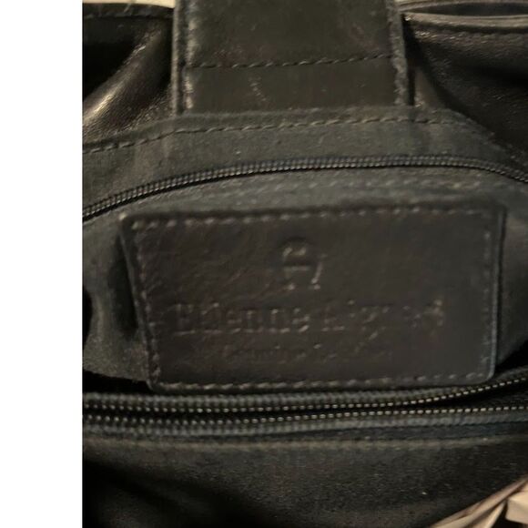 Vntg Etienne Aigner Navy Blue Leather Double Strap Hobo Snap Close Bottom Feet - Picture 3 of 8